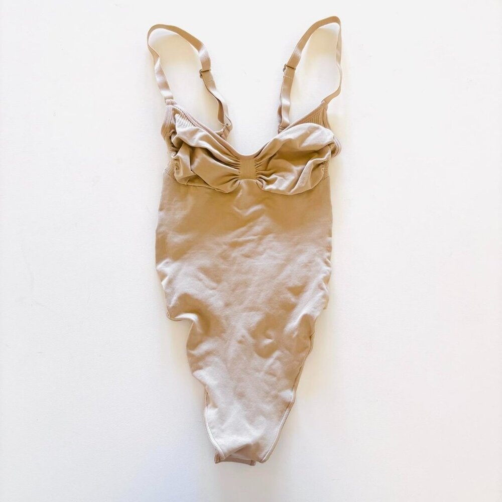 Nwot Skims Shapewear Thong Bodysuit 1 E 3 E